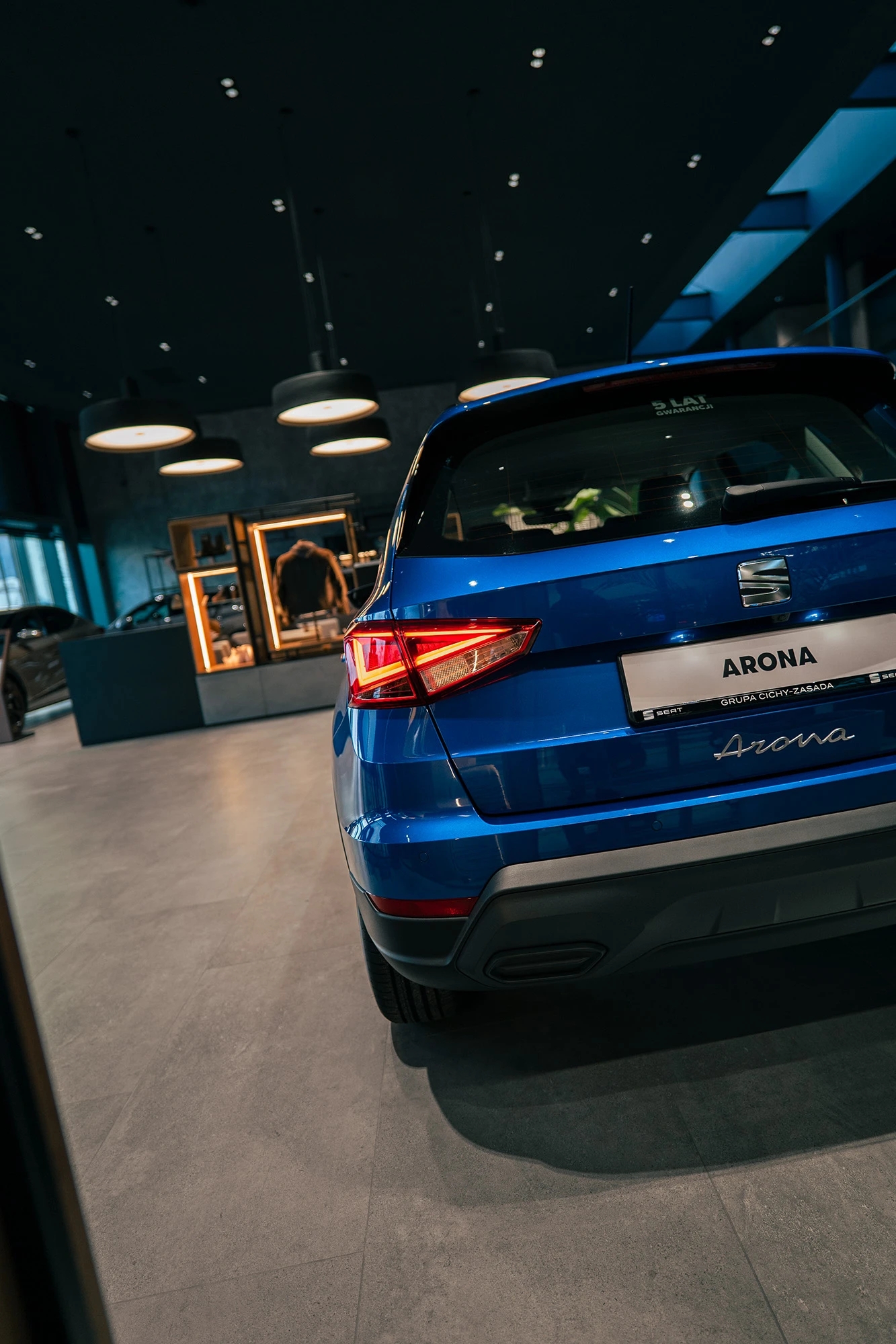 Zbliżenie na tylny zderzak SEATA Arony na ekspozycji w SEAT Centrum Poznań przy ulicy Jadwigi Wajsówny 9