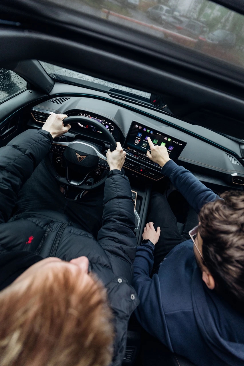 Kokpit kierowcy w nowej CUPRZE