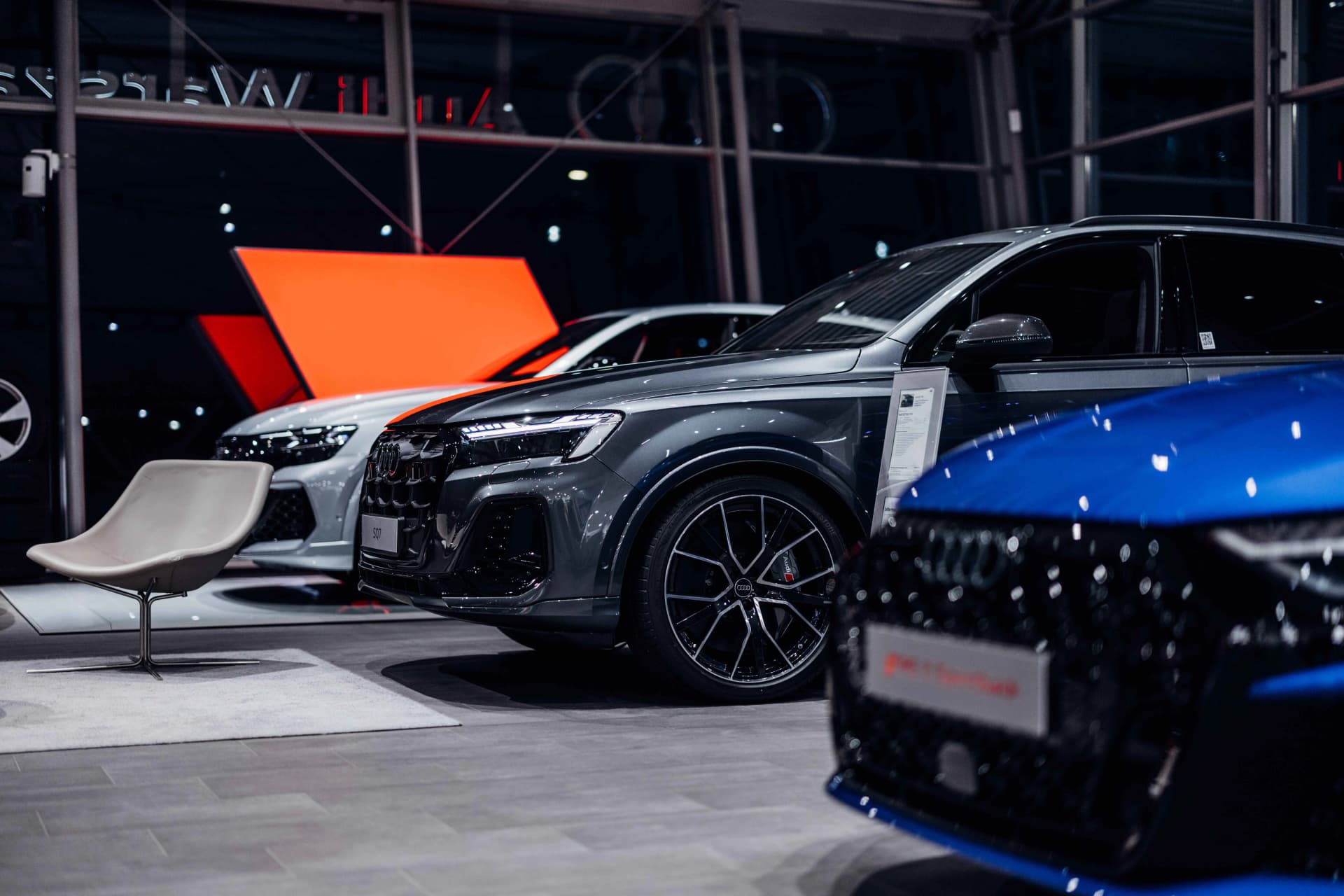 Samochody nowe w salonie w Wilanowie