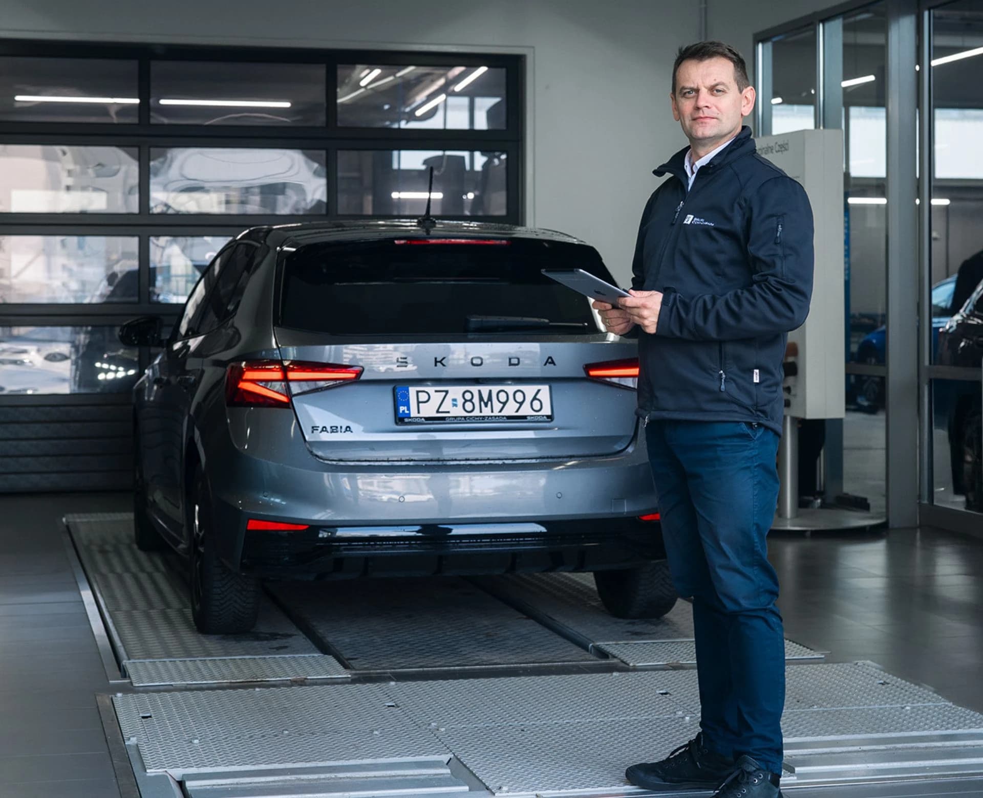 Samochód w serwisie