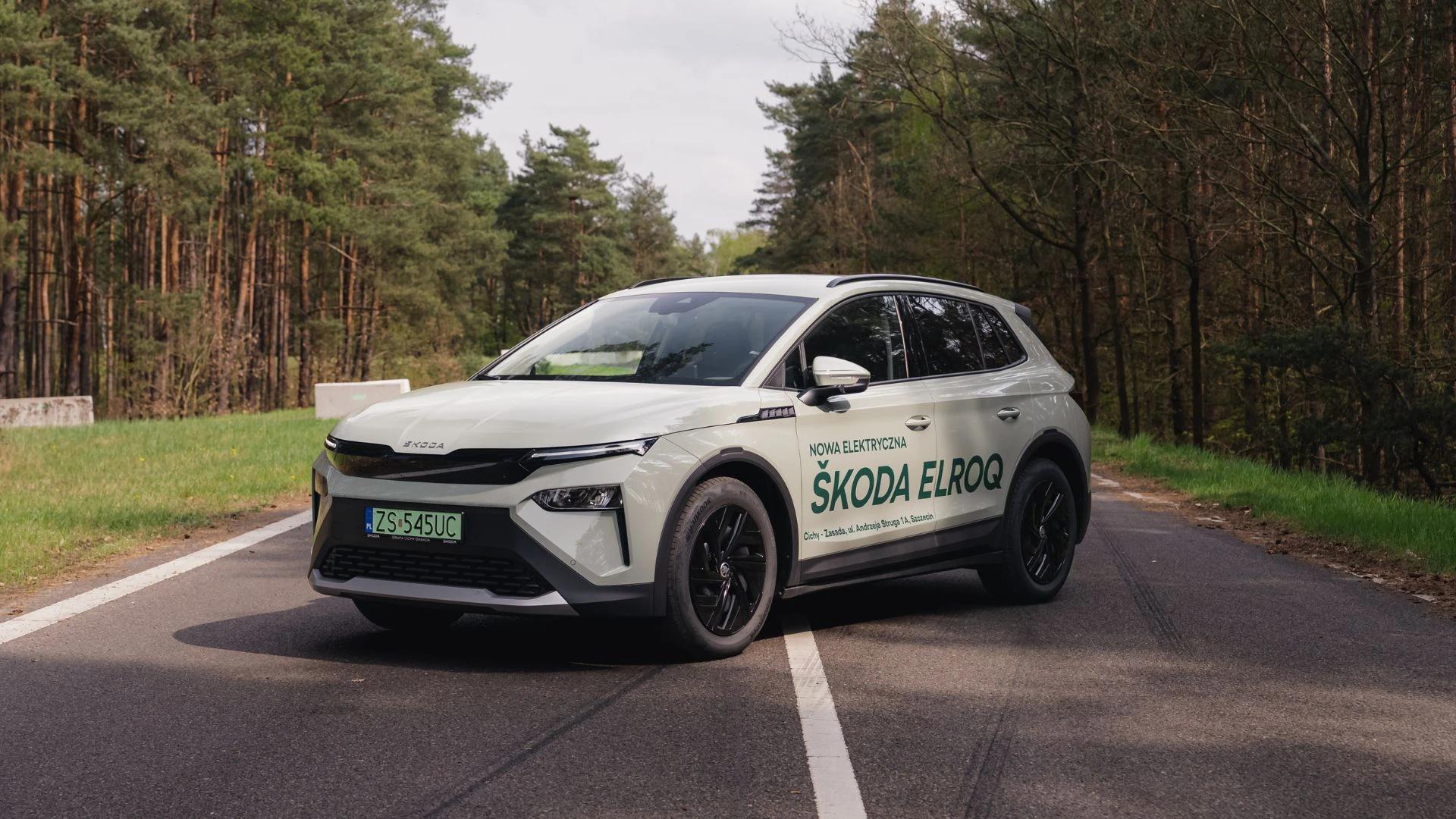 Czarna Skoda Octavia