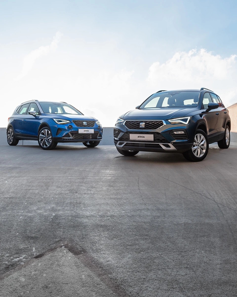 SEAT Arona i Ateca w kolorze niebieskim
