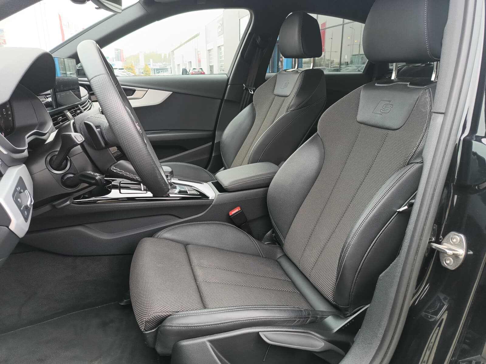 Audi A4 Limousine
