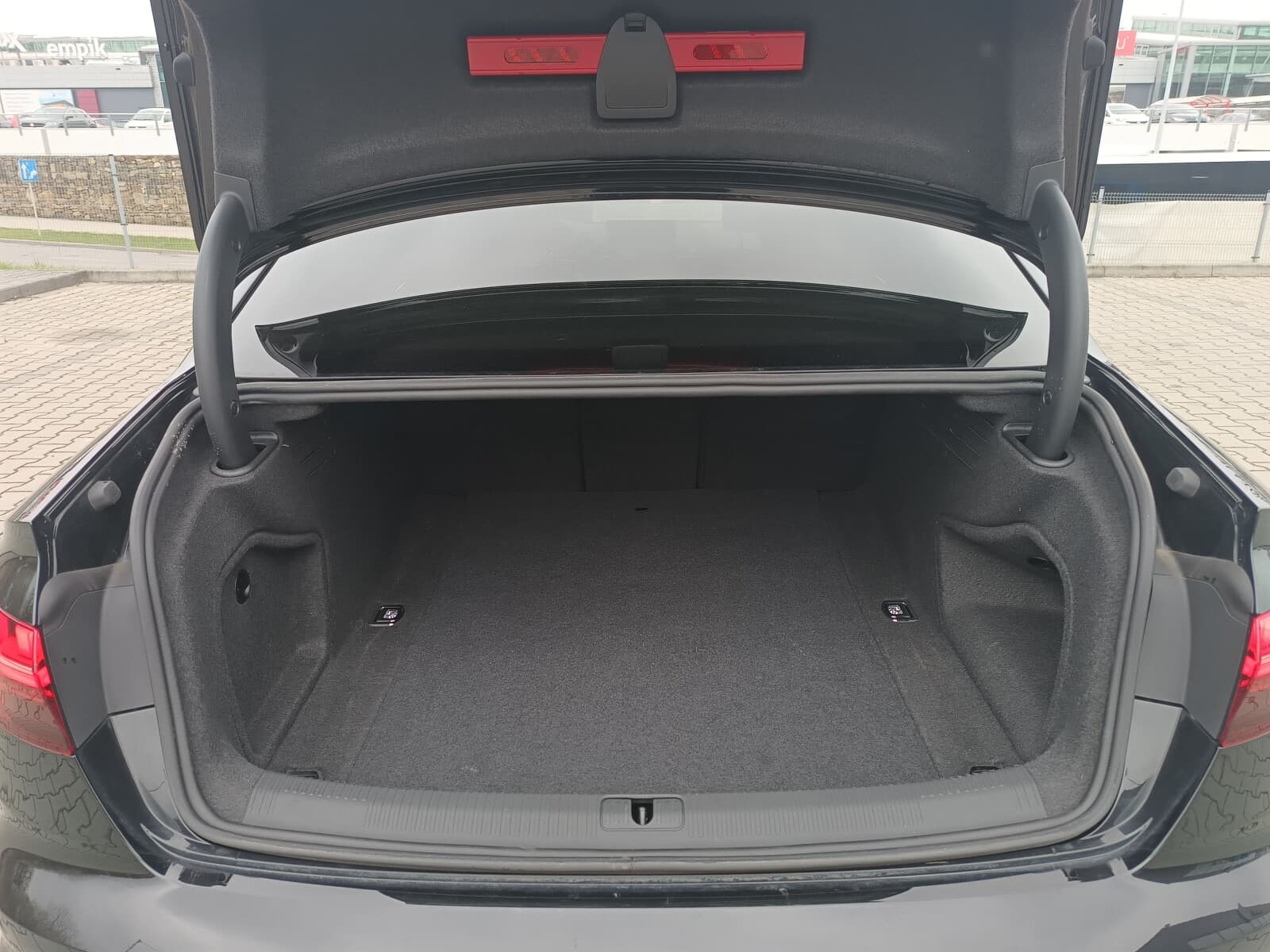 Audi A4 Limousine