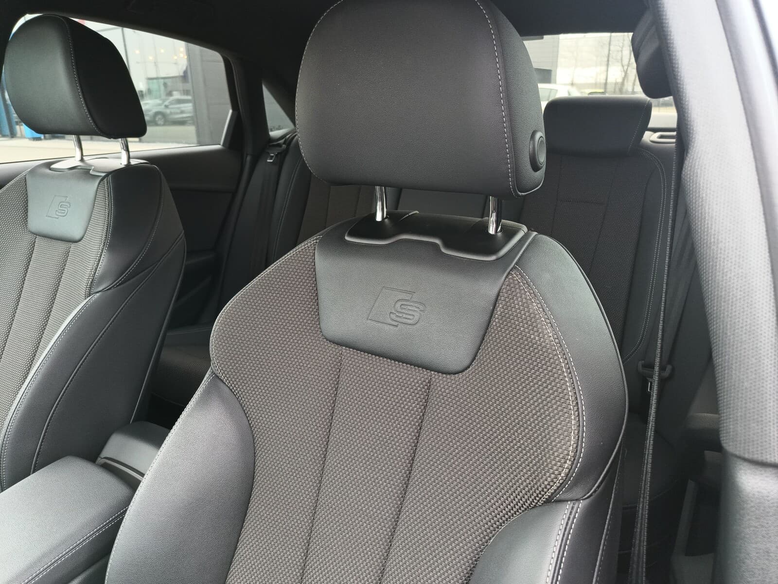 Audi A4 Limousine
