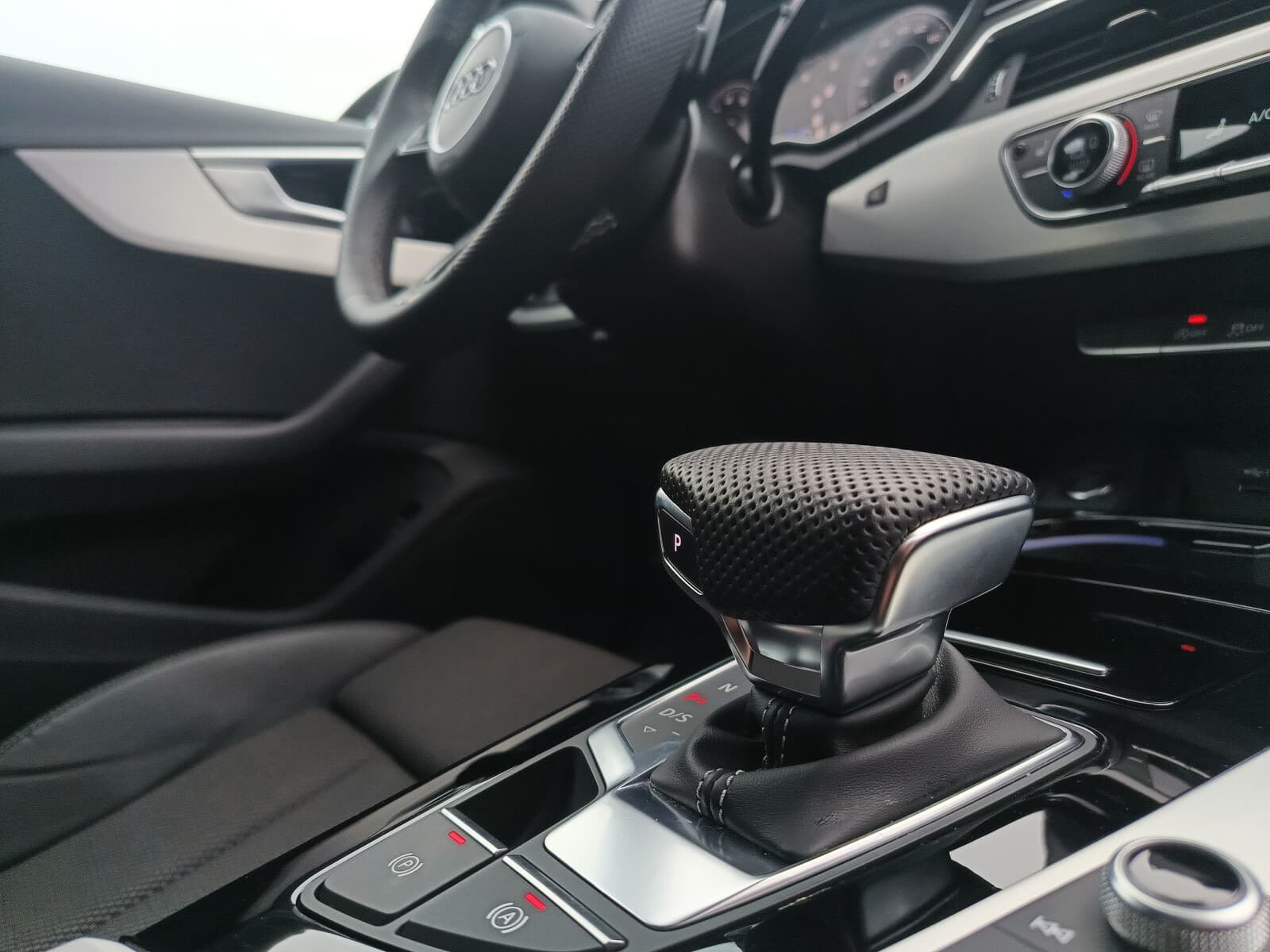 Audi A4 Limousine