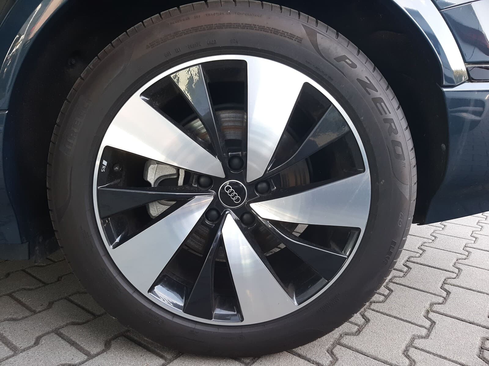 Audi Q6 e-tron