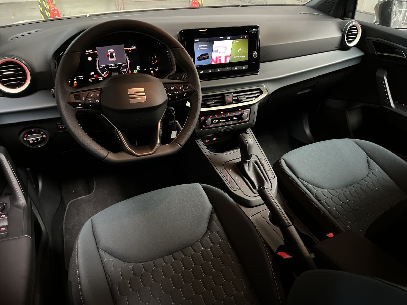 Seat Arona