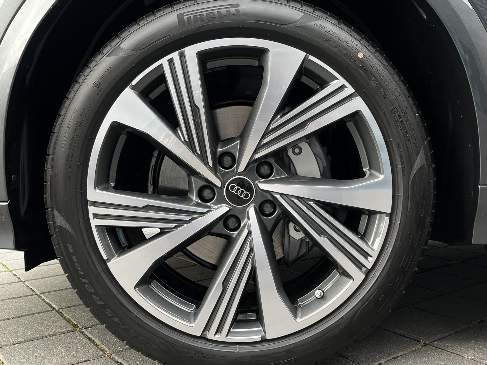 Audi Q6 e-tron