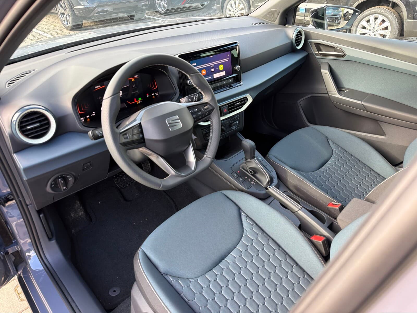 Seat Arona